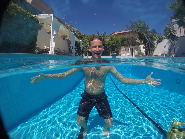 DCIM102GOPROG0437960.