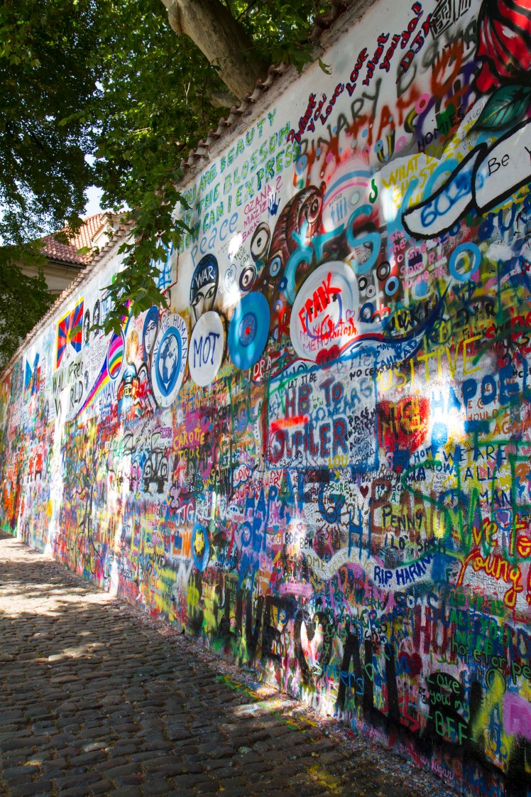johnlennonwall_017